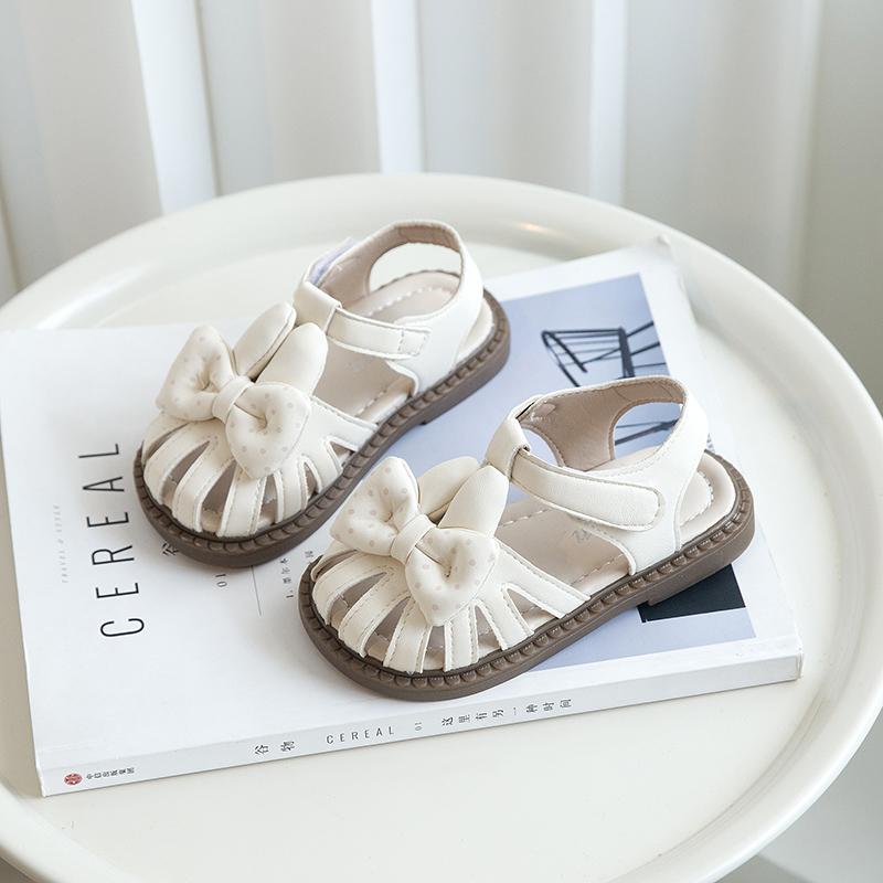 

Girls Princess Shoes Sweet Bows Kids Beach Shoes Hollowed-out Cute 2025 Summer New Children Sandals T-strap Ins Trendy Rabbit 21 бежевый