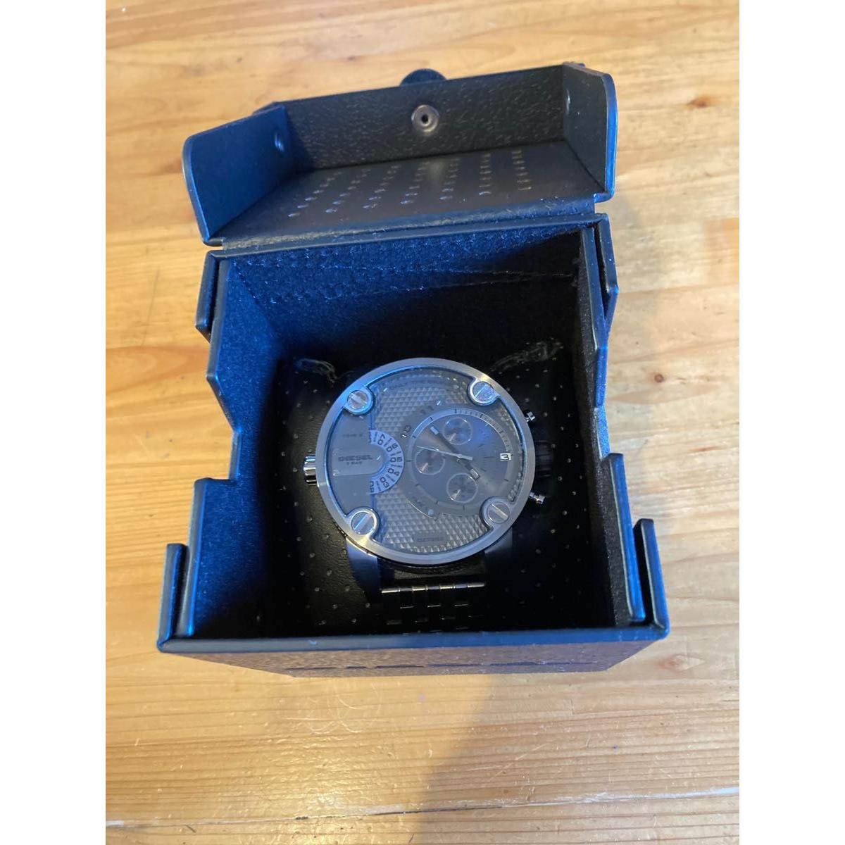 Used DIESEL men s watch DZ7263