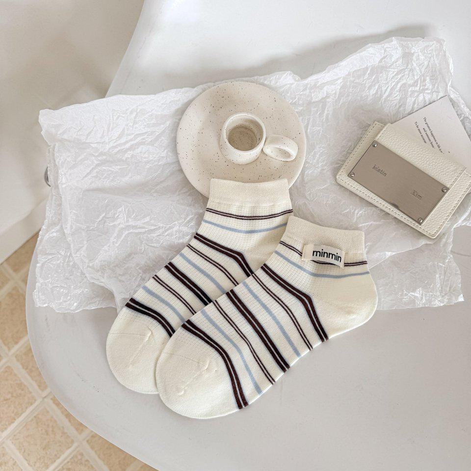 

Japanese Style Women s Striped Mid-Calf Seamless Socks – Breathable Spring/Summer Fashion One Size