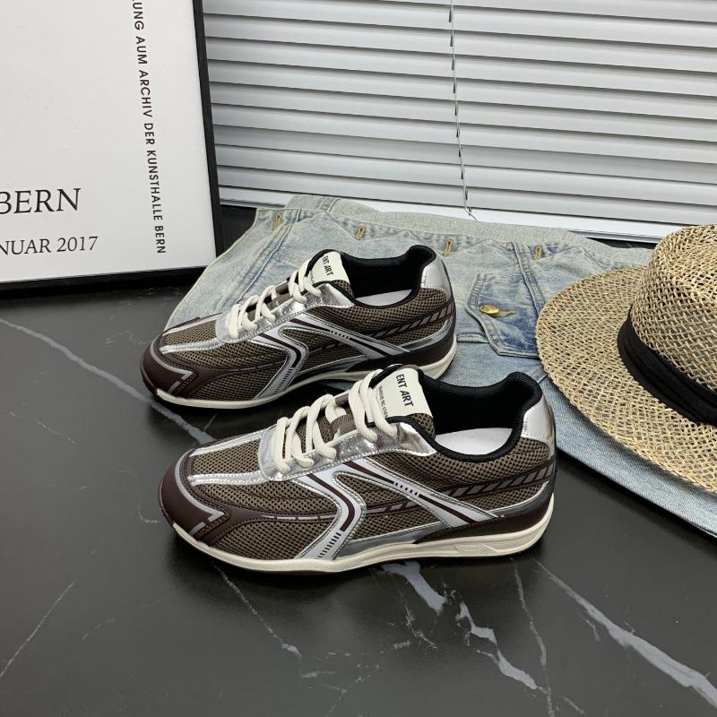 Outdoor runaway inner height increase women's autumn new mesh breathable tide casual shoes