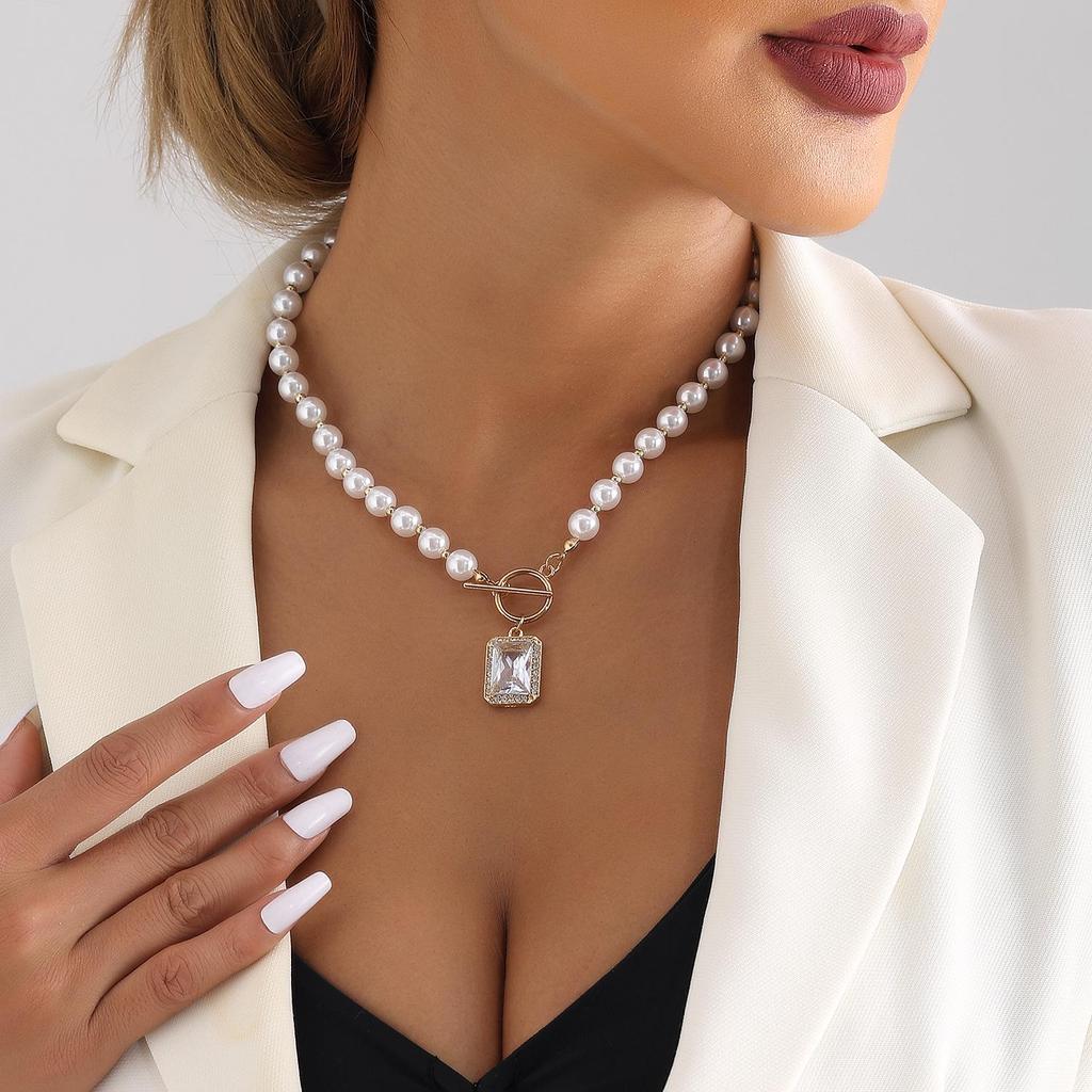 Luxury Imitation Pearl Necklace with Beaded OT Buckle & Rectangular Micro-Inlaid Diamond Pendant