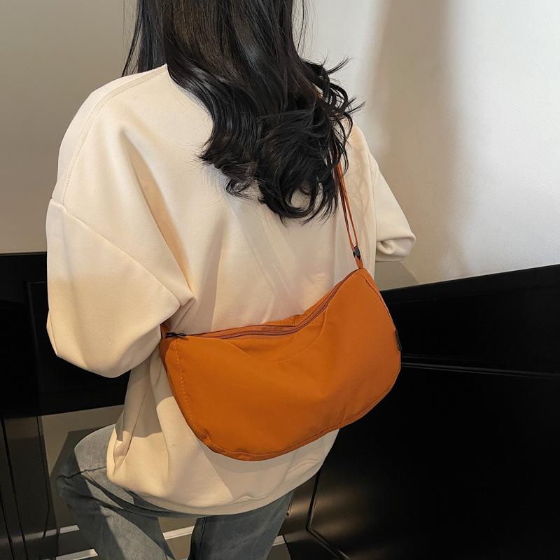 Casual Messenger Bag 2025 New Simple Large-capacity Foreign-style Underarm Pillow Bag Casual Personalized Women's Bag Shoulder Bag