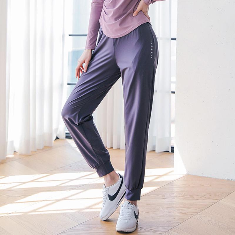 Women's Plus Size Quick-Dry Long Sleeve Sportswear for Running, Yoga, and Pilates.