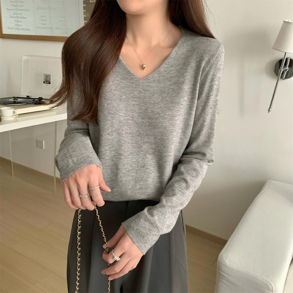 Solid color soft waxy v-neck knitted sweater bottoming shirt long-sleeved women's autumn and winter lazy wind with simple sweater top