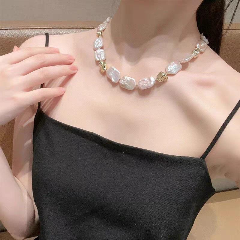 Special-shaped natural baroque freshwater pearl necklace female niche design fashionable OT buckle high-end clavicle chain new