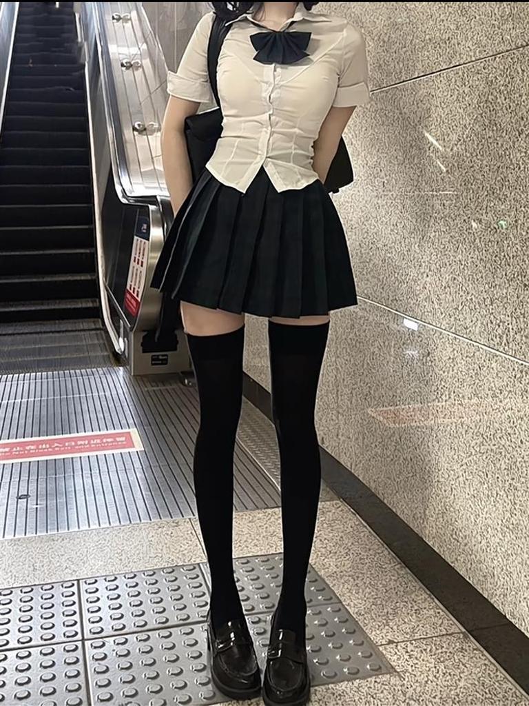 Stylish JK Uniform: Women's Slim Fit Short Sleeve Top & Black Pleated Skirt Set