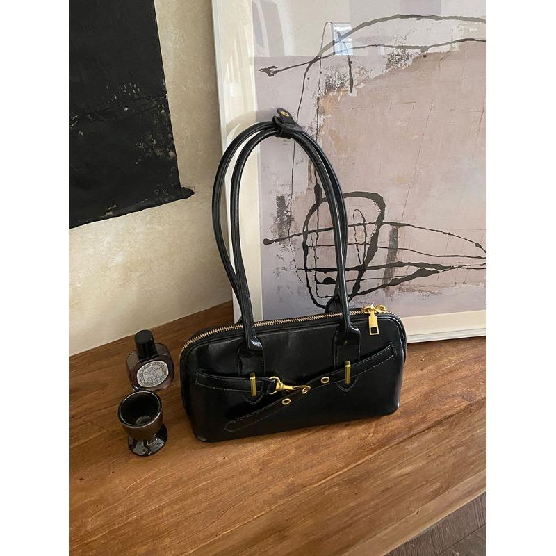 

Premium retro bowling bag single shoulder women s bag underarm hand-held large-capacity pillow bag texture solid color niche bag чорний