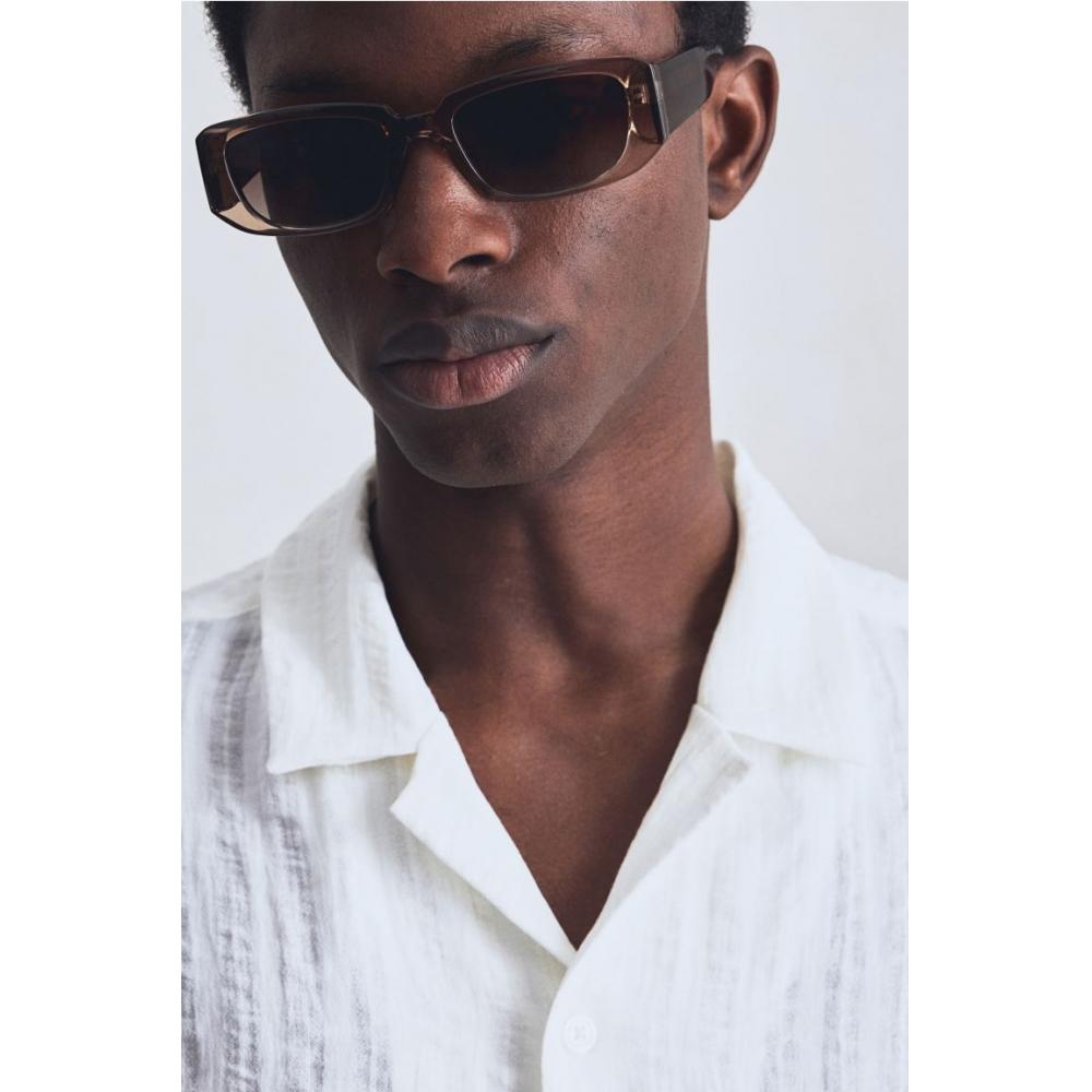 H M Regular Fit Jacquard caMp sHirt creaM