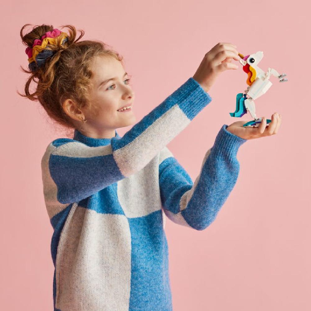 Kreatywne 3 w 1 Magiczne klocki konstrukcyjne Jednorożec 31140 Zabawka, transformuje się z Jednorożca w Konika Morskiego, a następnie w Pawia Kompatybilne z Leged