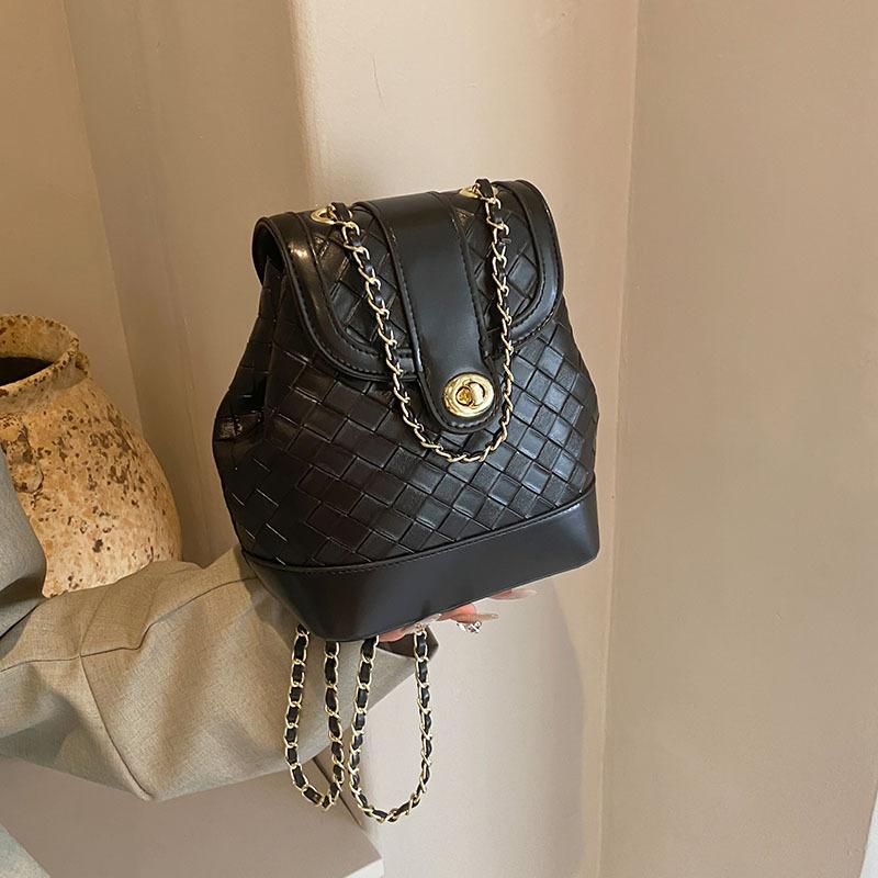 Niche Chain Backpack New Fashion Girls Woven Shoulder Bag Student Commuter Backpack