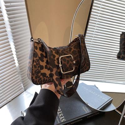 Korean Version of Fashion Underarm Women's Bag 2025 Winter New Niche Design Handbag Retro Leopard Print Shoulder Crescent Bag