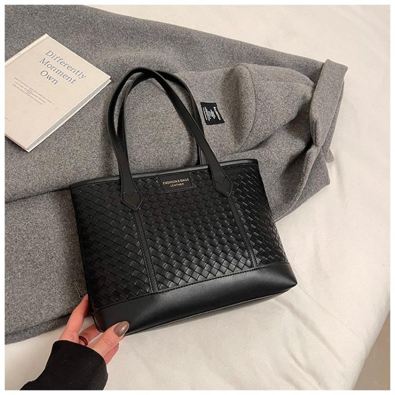 

Large capacity women s bag 2 autumn and winter new retro fashion woven pattern versatile shoulder bag popular tote bag