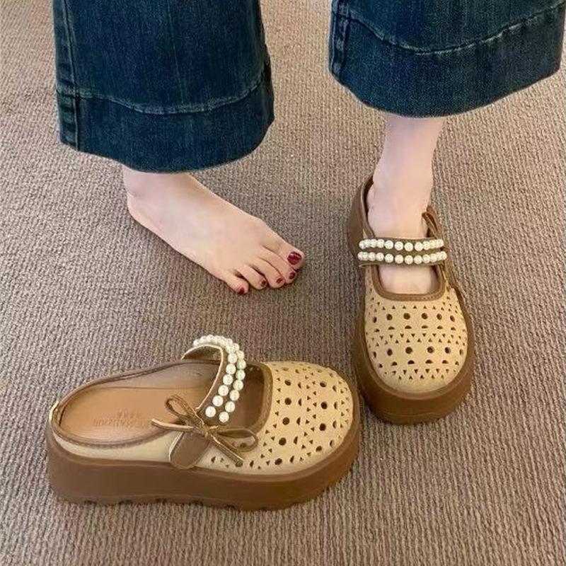 Thick-soled hollowed-out cool slippers for women's summer wear 2025 new fashionable and breathable Mary Jane goes out with a bag head and a half drag
