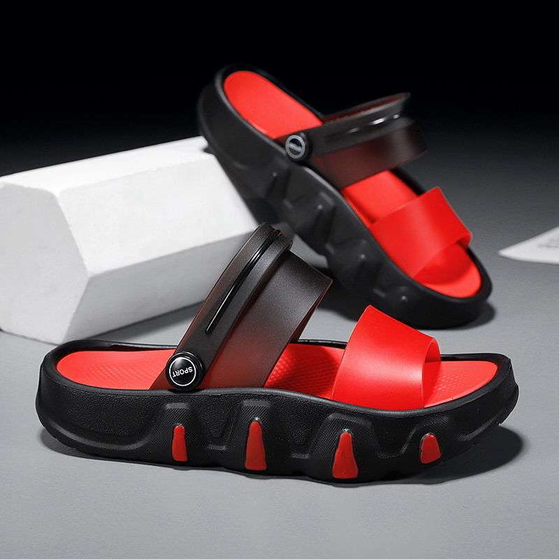 Sandals Men's Trend 2025 New One Man and One Woman Wearing Beach Shoes Non-slip Soft-soled Cool Slippers Thick-soled Slippers Summer