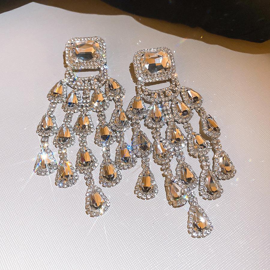 European and American Silver Needle Diamond-encrusted Round Fringed Stud Earrings French Light Luxury Earrings Niche Design Earrings