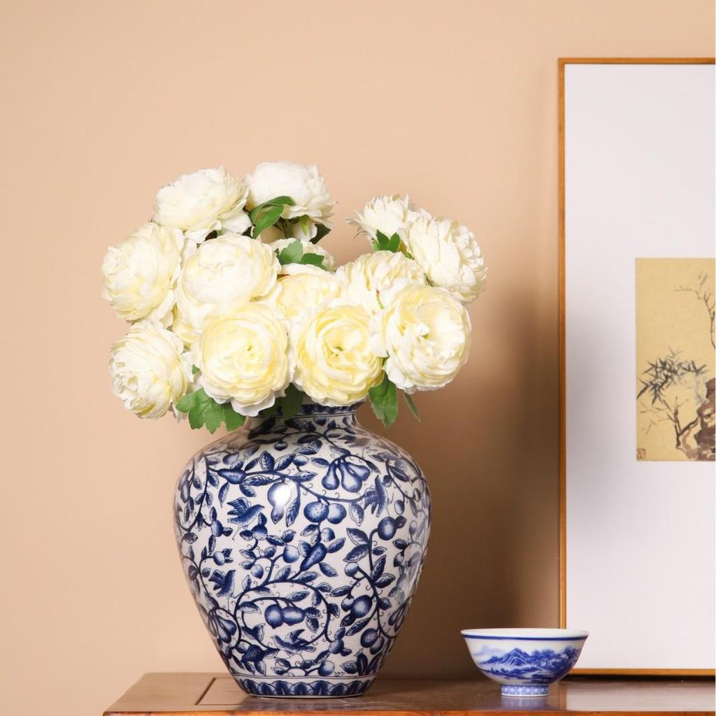 Hand-Painted Blue and White Porcelain Vase, Chinese Style Ceramic Ornament for Entrance Hall or Living Room.