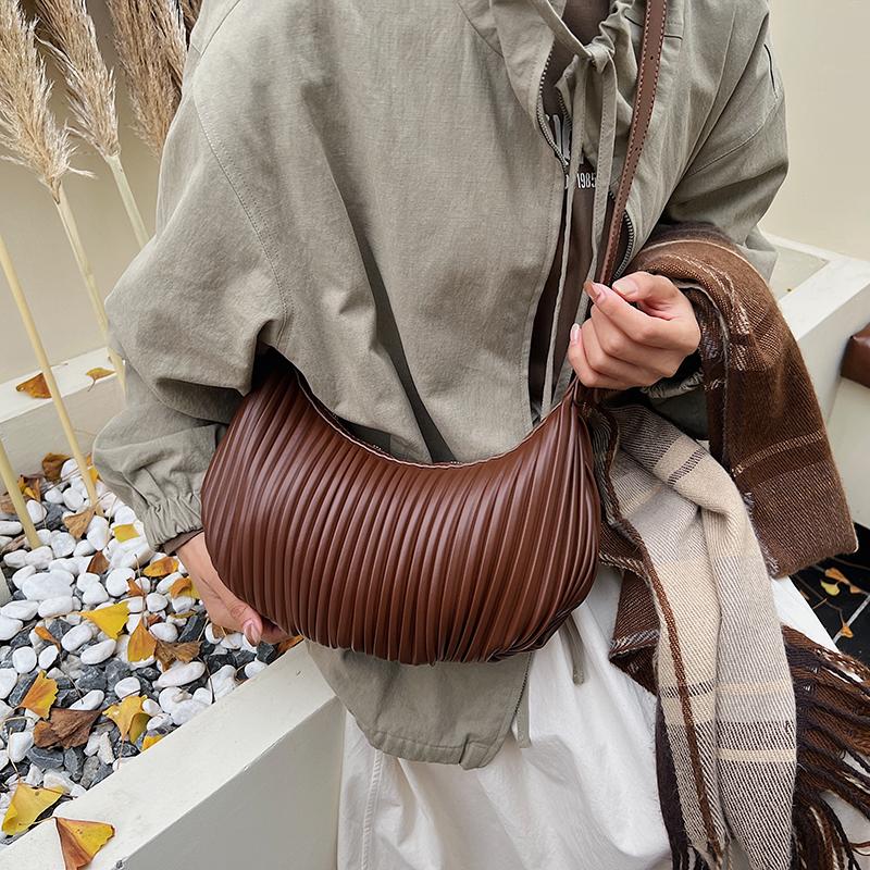 Korean Style Fashion Simple Underarm Bags 2025 Winter Pu Leather Textured Striped Crossbody Bag Female Casual Commuting One Shoulder Bags