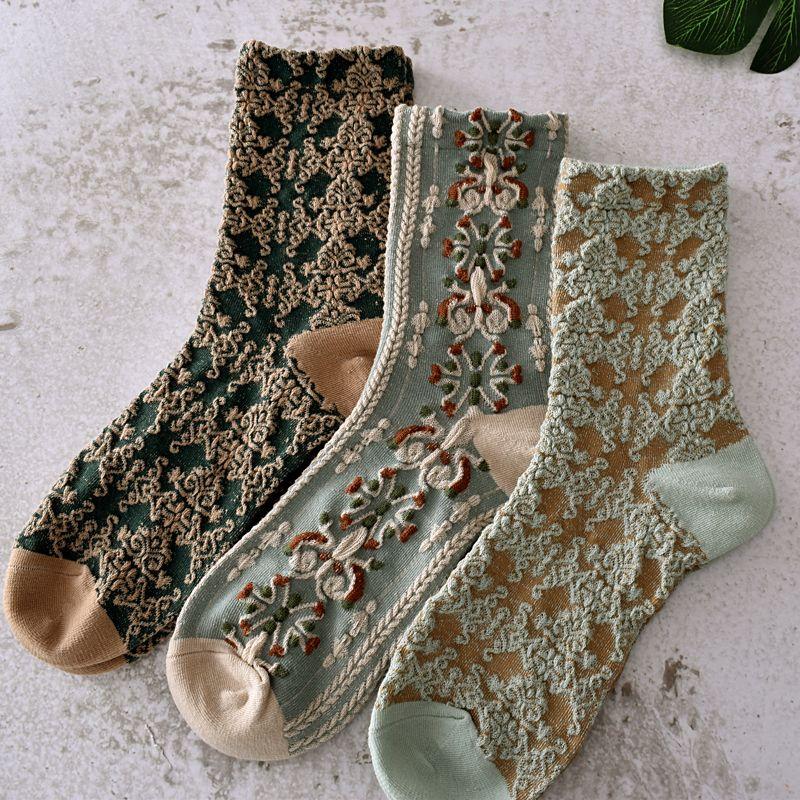 Retro three-dimensional relief socks female medium tube cute Mori series