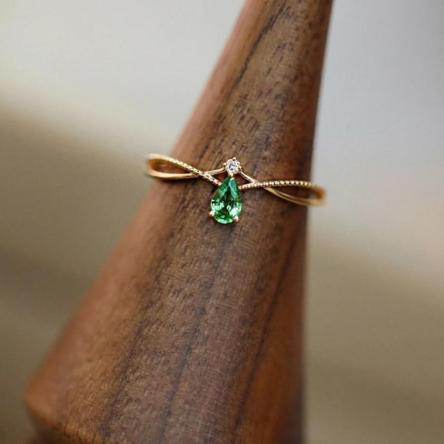 New Trend Plating Retro Green Water Droplet Zircon Ring for Women Fashion Luxurious Temperament Party Jewelry Accessories