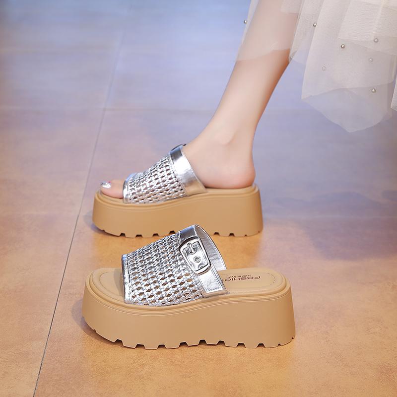 

CRLAYDK Слайды сандалии для женщин платформа пляжные повседневные толстая подошва мягкое плетение с вырезами открытый носок дорожные шлепанцы 40