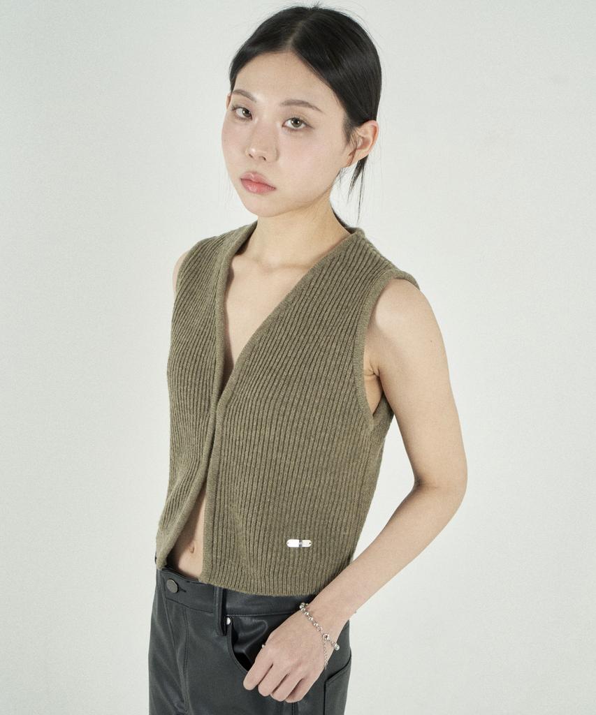 Tobaseu Minimal Cashmere Rib Vest (Khaki Brown)