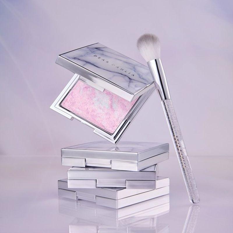 

Хайлайтер для сияния кожи Bliss Beige