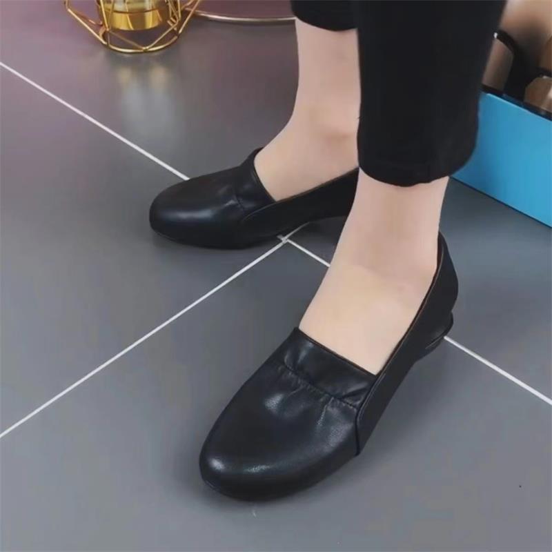 

Весна/Лето 2025 Мягкая Кожа Круглый Носок Низкий Каблук Массивный Каблук Универсальные Лоферы для Мамы 39