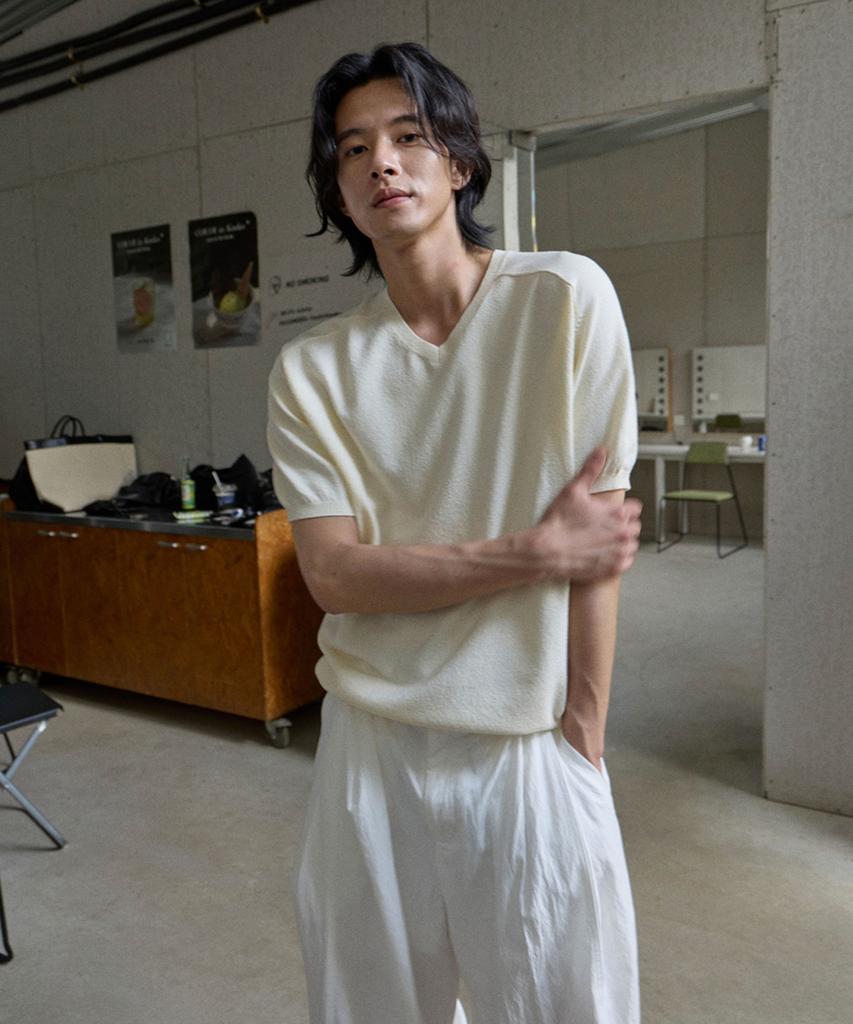 MOOD INSIDE Sheer Cool Saddle V-Neck Knit_Red