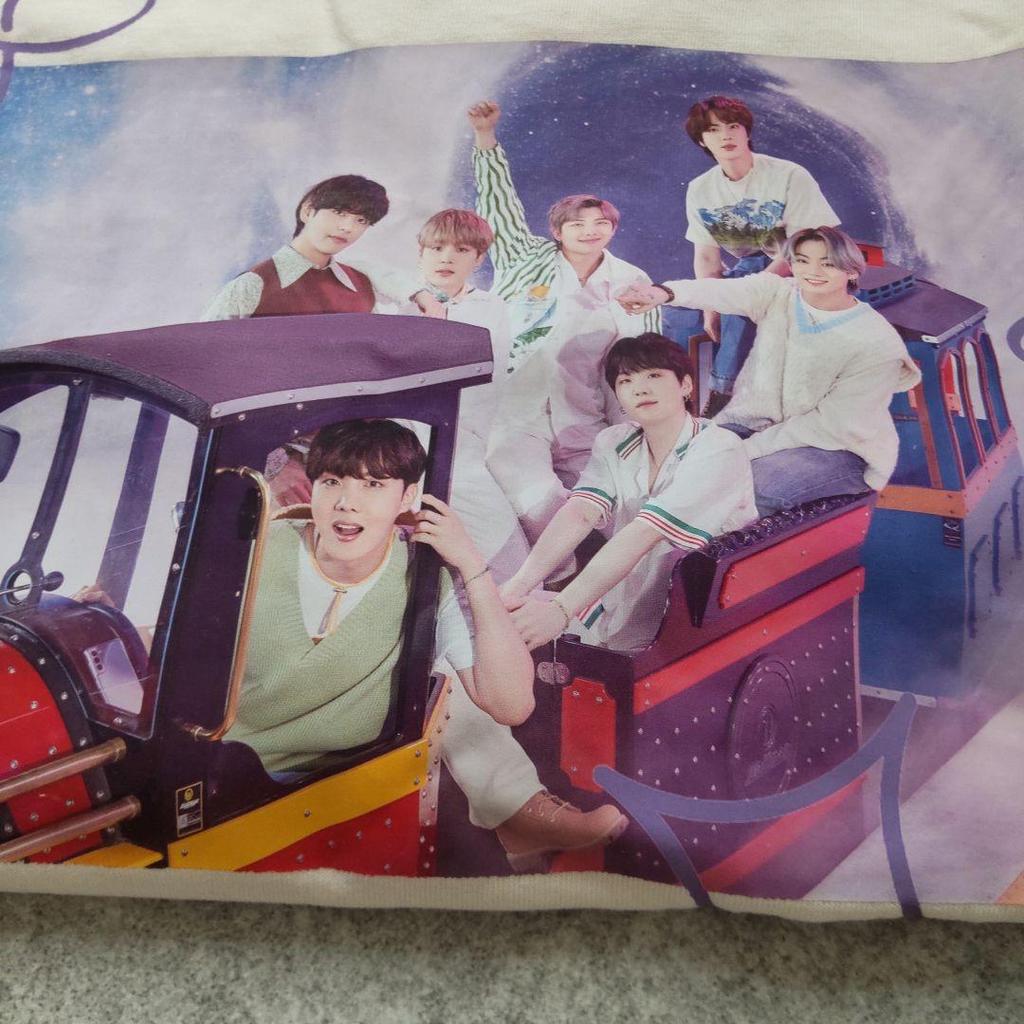 [USED] 2 BTS T-shirts Dynamite Soujucon