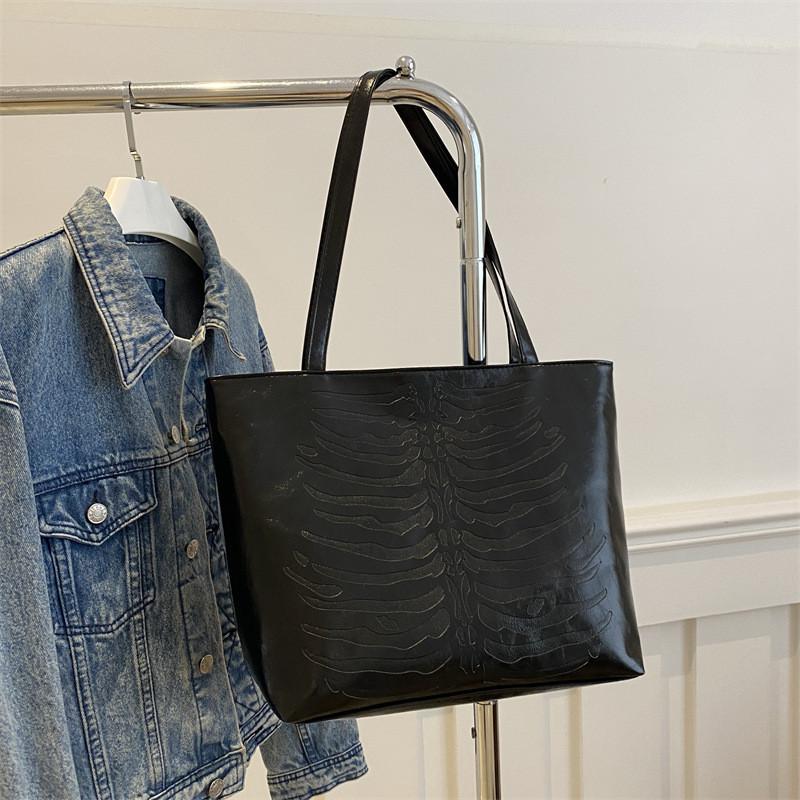 

Trendy Large Capacity Tote Bag For Women Stylish Shoulder Handbag In Black Brown Red White And Khaki чёрный