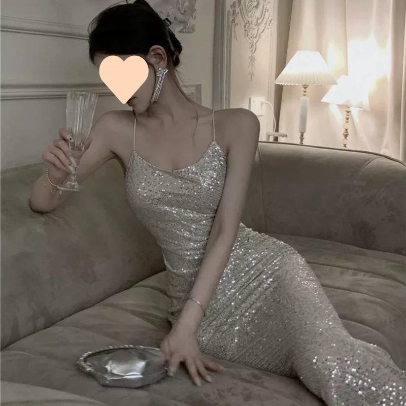 

Silver Sequin Spaghetti Strap Mermaid Evening Gown Small