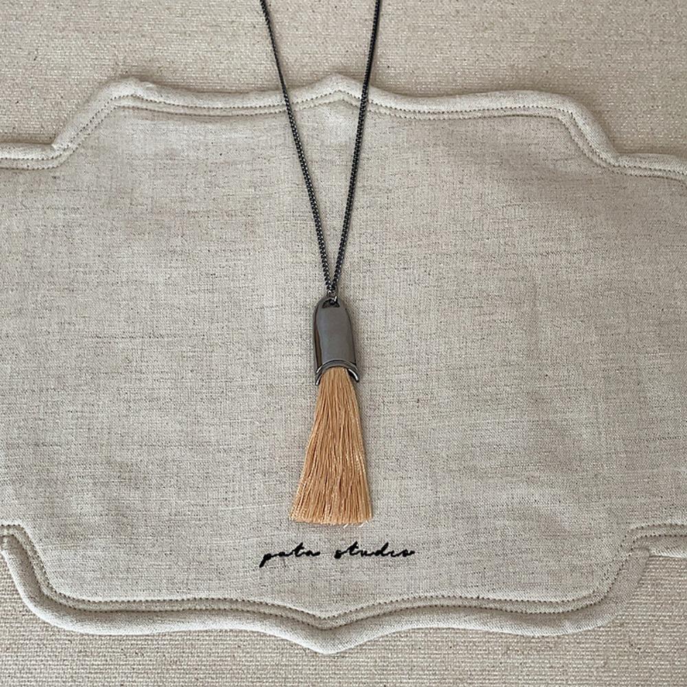 

Unique Design Brush Tassel Necklaces 3 Colors Pendant Necklaces Long Chain Chokers For Women Gift колір світло кави