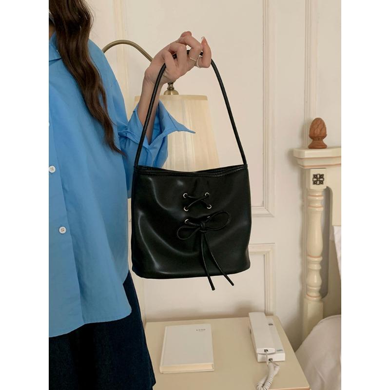 

Korean Niche Portable Grandma Bag for Women New Trendy and Fashionable Sweet Armpit Bag One-shoulder Bucket Bag