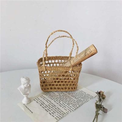 High Quality Handmade Straw Woven Basket with Handle Picnic Props Storage Basket Ornaments Small Flower Basket