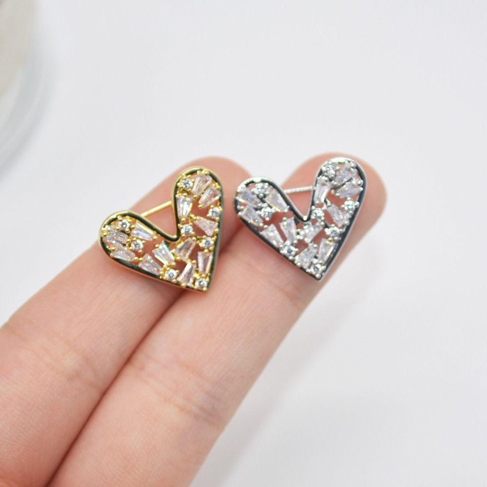 Shiny Rhinestone Pin Rectangular Hollow Heart Breastpin Jewelry Heart Brooch Men