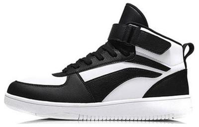 Herrenschuhe – Sportschuhe