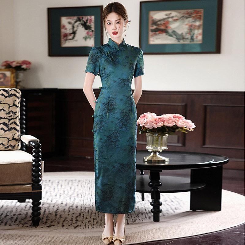 Green Modern Chinese-Inspired Long Qipao Dress Women 2026 Daily Wear Slim Fit Retro Style Medium