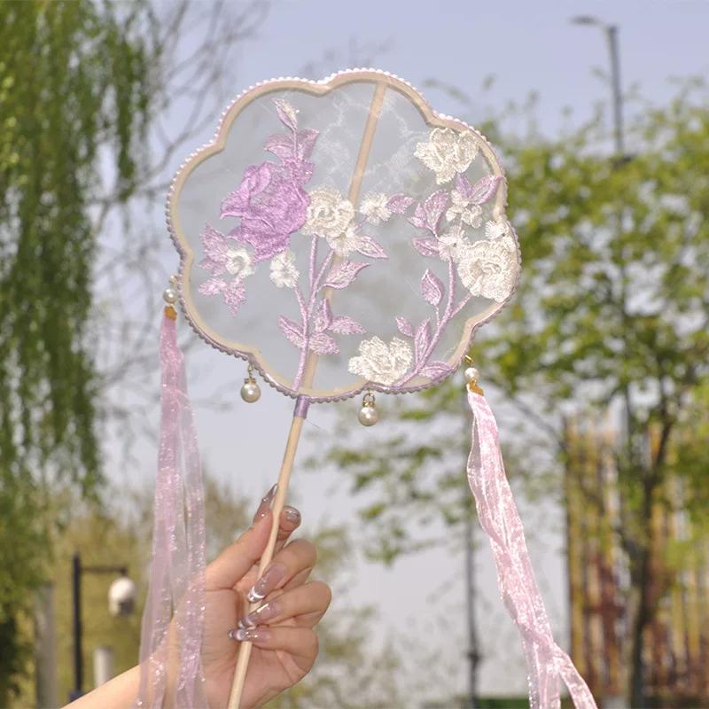 New Vintage-Style Round Fan with Pearl Embroidery, Unique-Shaped Fan for Photo Shoots in Scenic Spots, Hanfu Accessory, Eight-Petal Round Fan