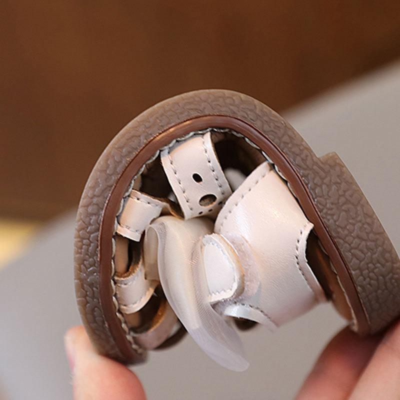 New Summer Style Children's Sandals for Baby Girls 0-1-2 Years Old, Hole Shoes with Closed-Toe and Bowknot, Princess Shoes.