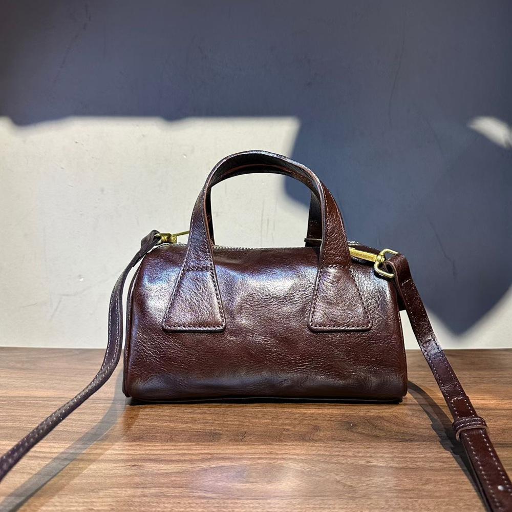 Whole Tree Paste Vegetable Tanned First Layer Cowhide Boston Bag Women'S Genuine Leather Retro Portable Women'S Bag Textured Messenger Bag Bag Bag