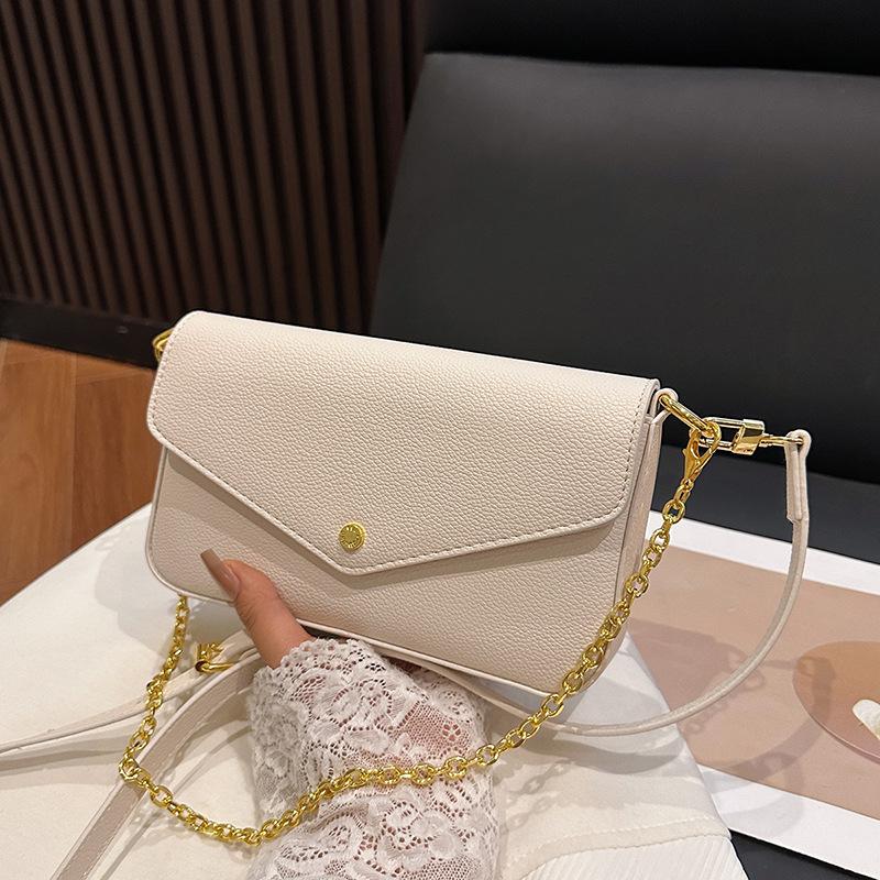 Textured envelope small bag women's 2026 new popular niche simple messenger bag fashionable small square bag