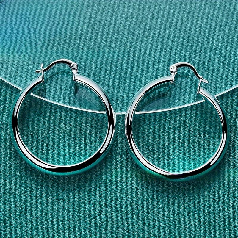 1 Pair of Wide Edged Smooth Circular Earrings, Simple Retro Style, Suitable for Daily Wear and Gift Giving, Perfect for Mother's Day
