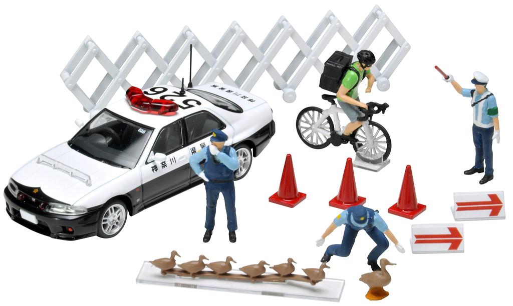 Geocolle 64 164# Car Snap 16a Police ABSPVC dollsaccessories (painted, partially assembled) + die-cast mini car set 321590