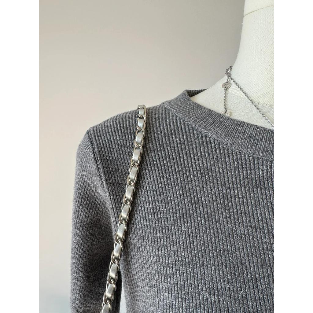 High-end front shoulder knitted sweater women's spring and autumn slim-fitting and thin long-sleeved bottoming top temperament soft waxy sweater