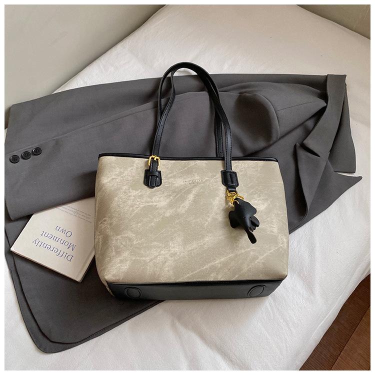 

Large capacity bag women s autumn and winter versatile 2025 new shoulder bag to work commuter tote bag