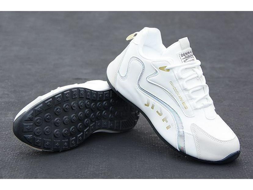 Zapatos deportivos casuales de cuero y malla para hombre: diseño simple y versátil para estudiantes.