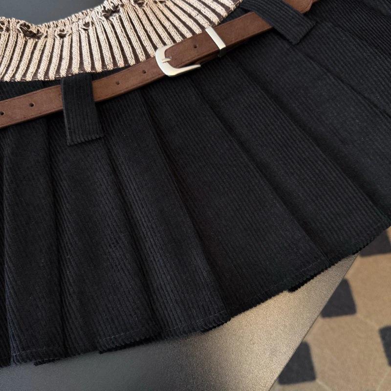 European & American Style Retro Knit Waistband Corduroy Pleated Short Skirt for Fall/Winter