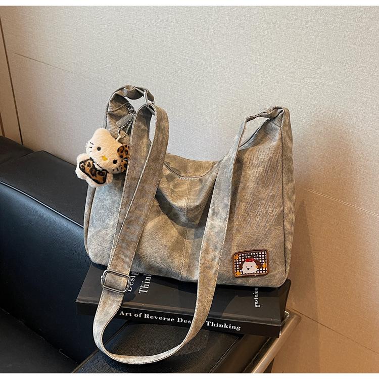 Large-capacity Commuter Bag Women's Autumn New Casual Niche Shoulder Bag High-value Fashionable Underarm Bag