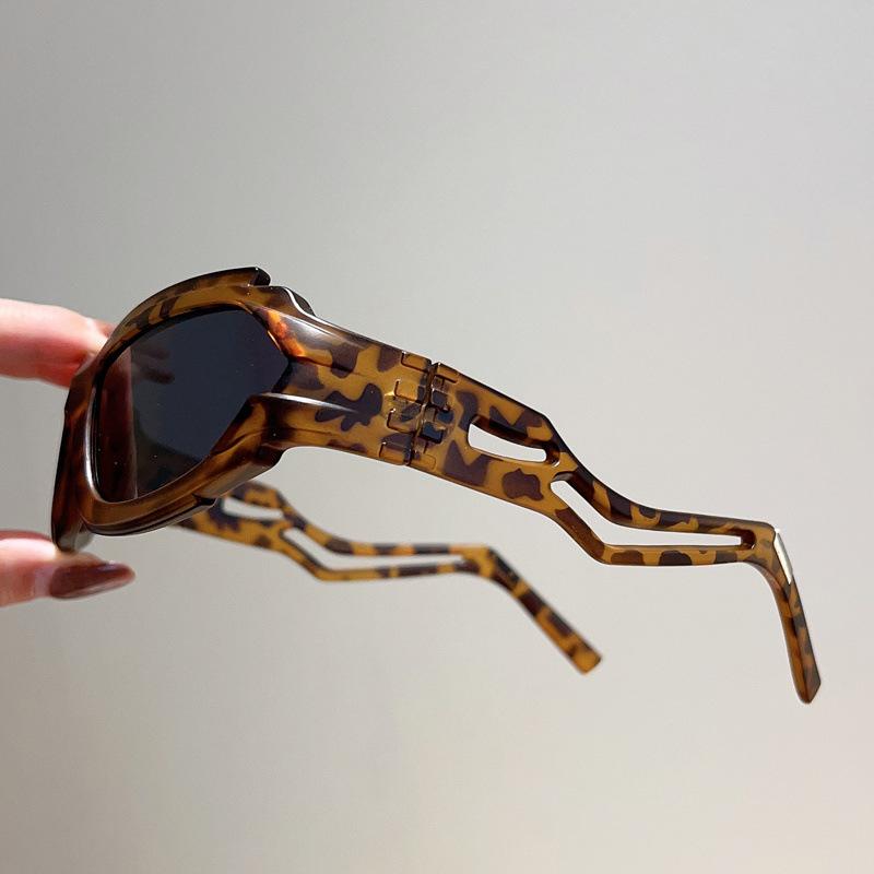 Vintage Y2K Steampunk Sunglasses Luxury Designer Punk Future Sun Glasses Sport Goggles for Women Men Riding Shades