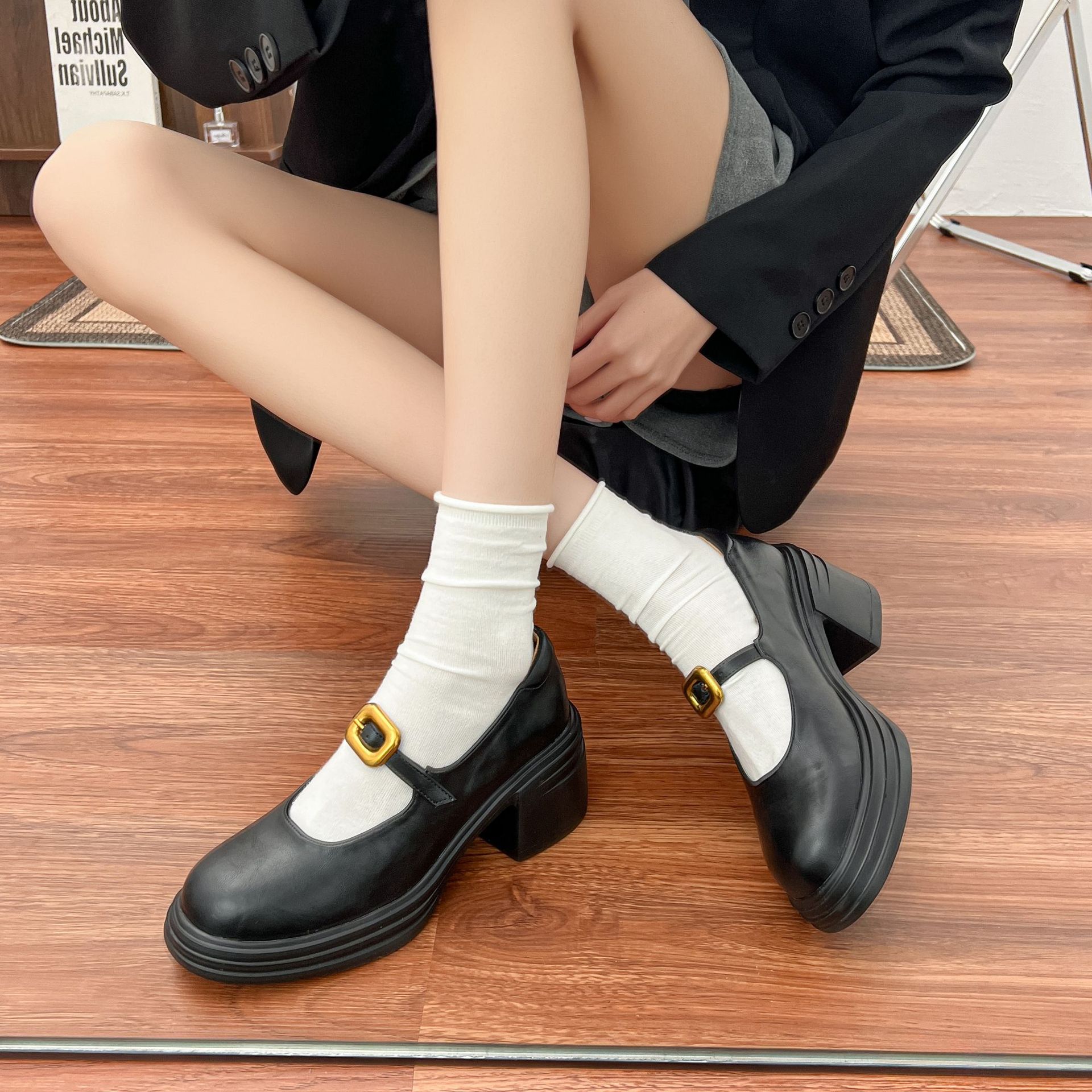 

2025 summer new French Mary Jane small leather shoes women s soft leather retro British style loafers women s comfortable soft sole 39 чёрный